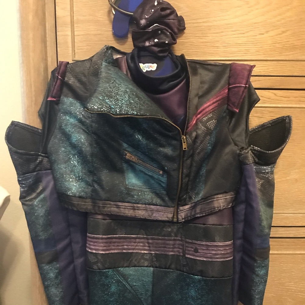 DIsney Mal costume - size M - 7yrs